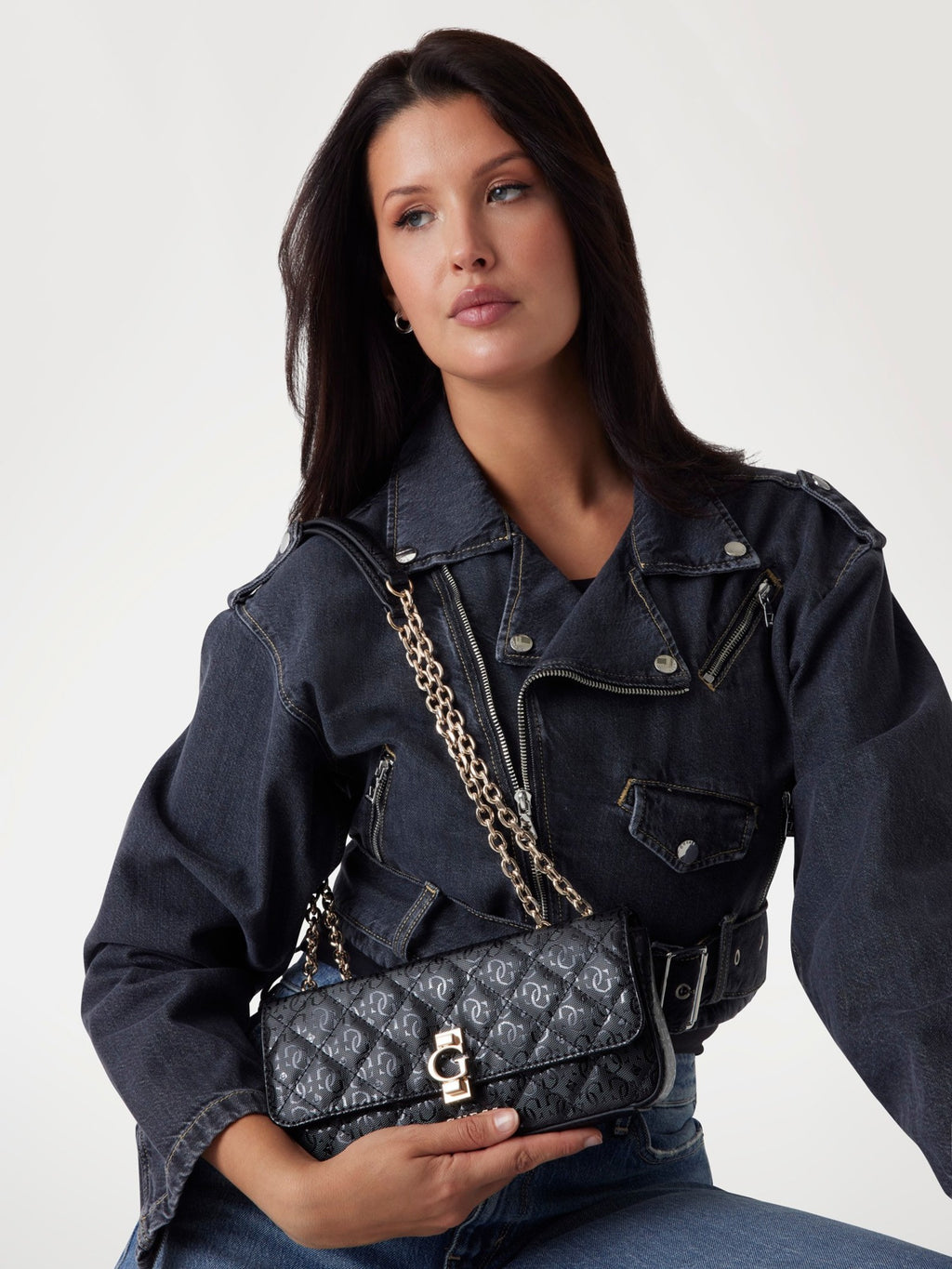 Noir - Guess Bessy