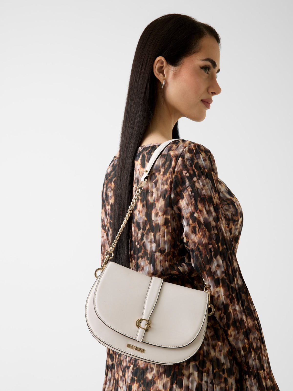 Stone - GUESS Sac à bandoulière Carrie Flap Shoulder