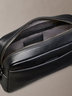 Noir - CALVIN KLEIN Pochette à dragonne plaque Emblem Noir